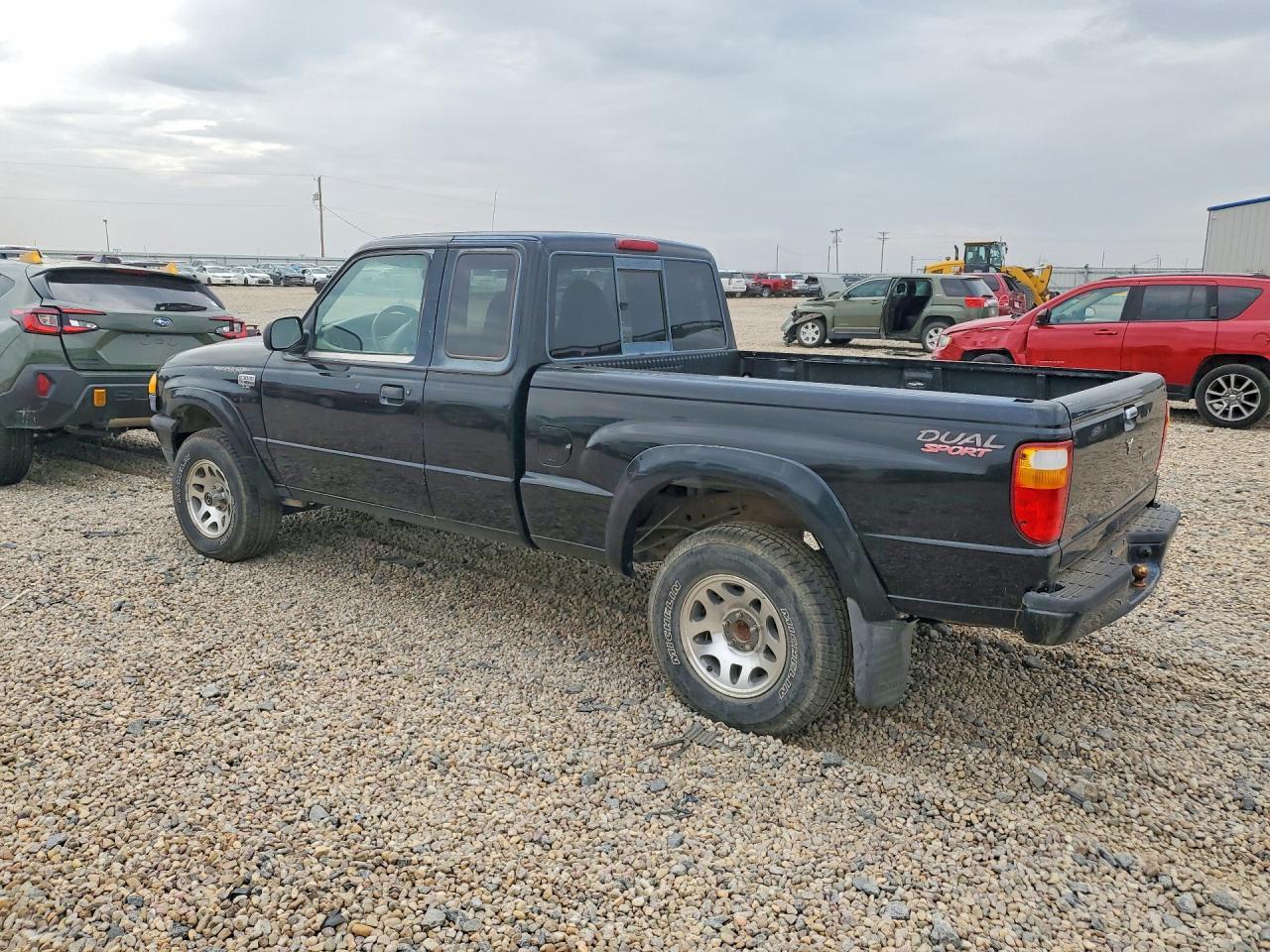 2001 Mazda B3000 Cab Plus - Image 2