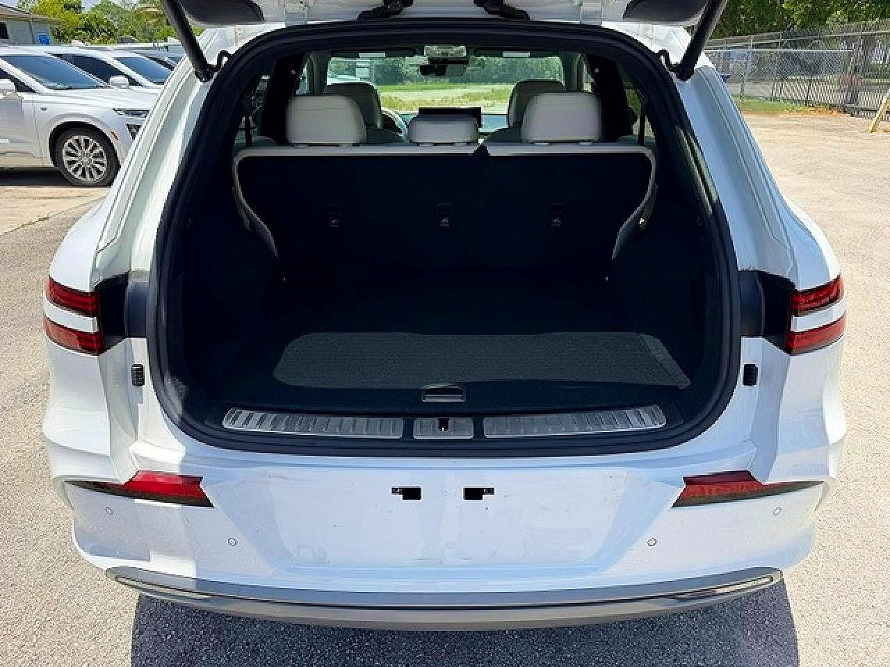 2025 Genesis Electrified Gv70 Advanced - Image 6