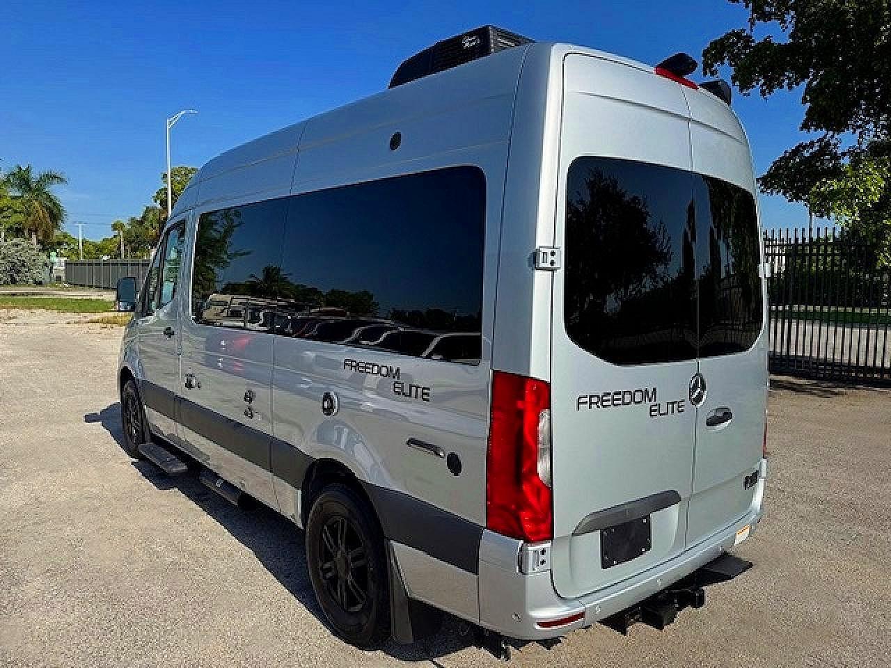 2022 Mercedes-Benz Sprinter 2500 - Фото 2