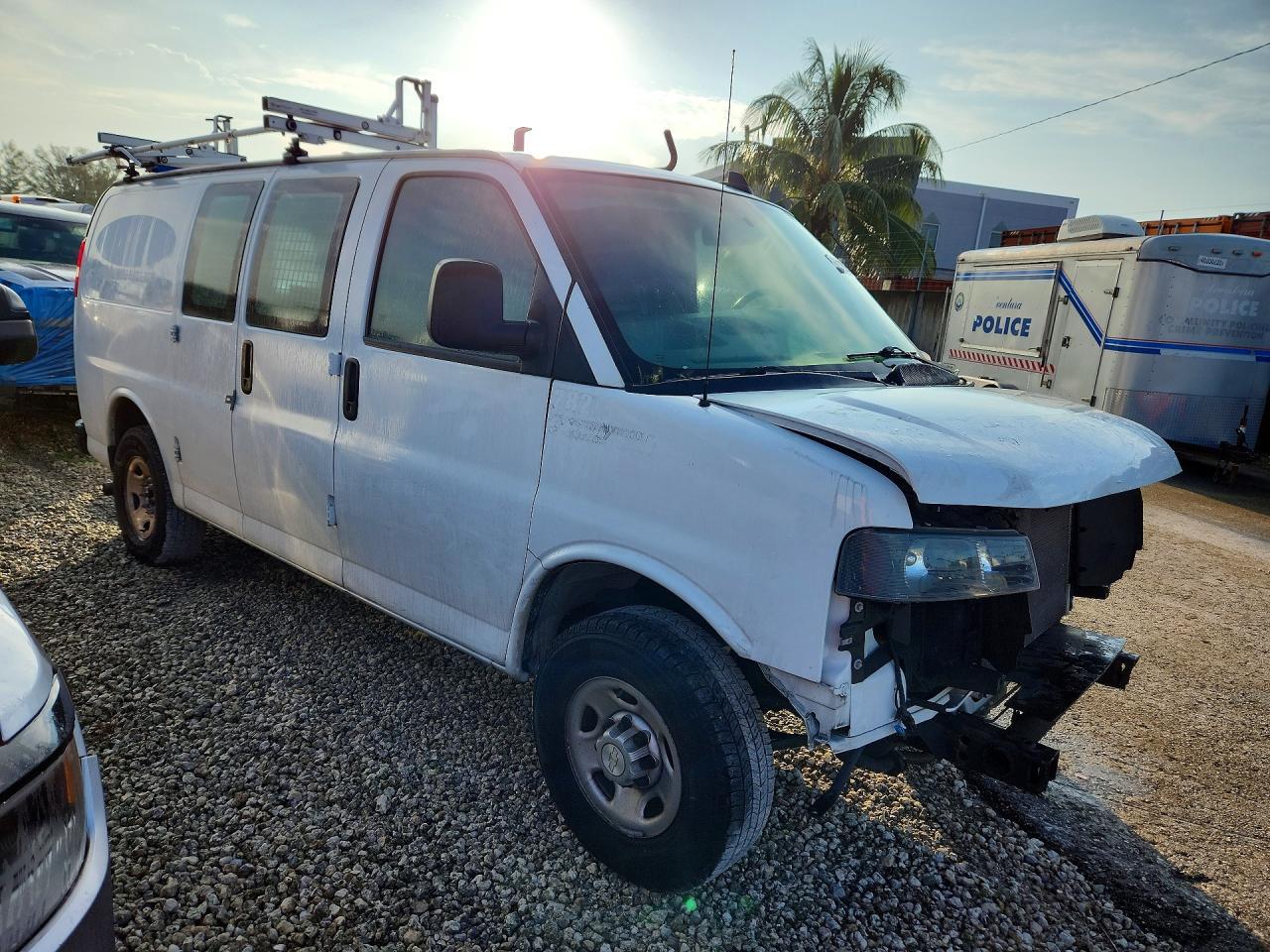 2021 Chevrolet Express G2500 - Фото 4