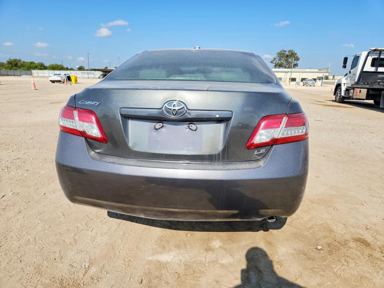 2011 Toyota Camry Le - Фото 6