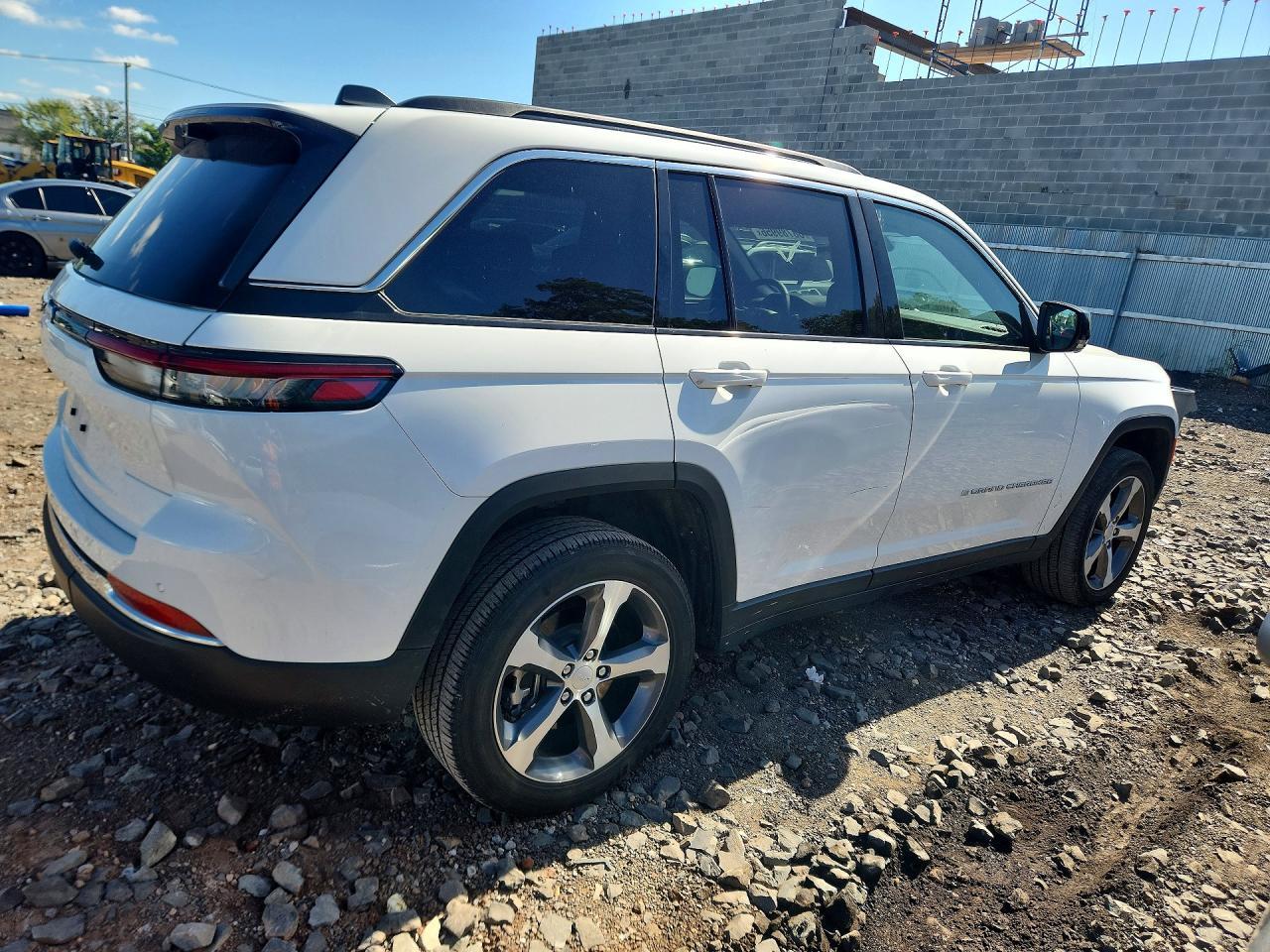 2024 Jeep Grand Cherokee Limited 4Xe - Image 3