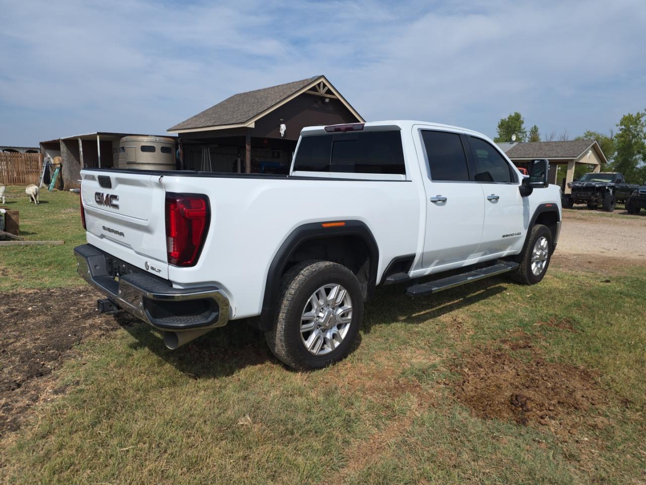 2021 GMC Sierra C2500 Slt - Image 4