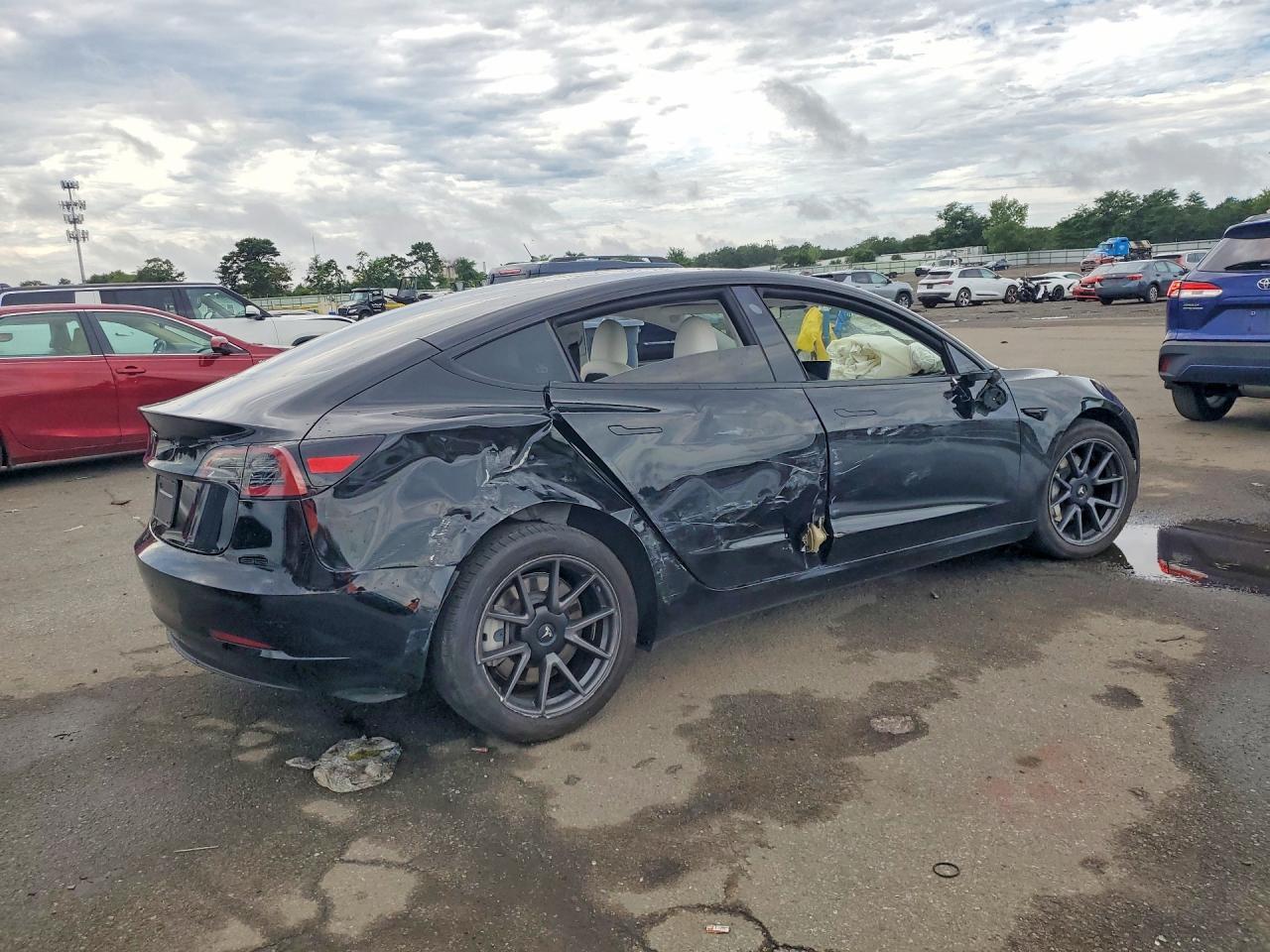 2023 Tesla Model 3 - Image 3