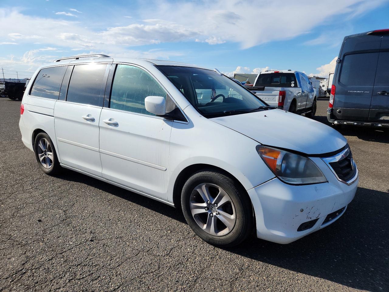 2010 Honda Odyssey Touring - Image 4