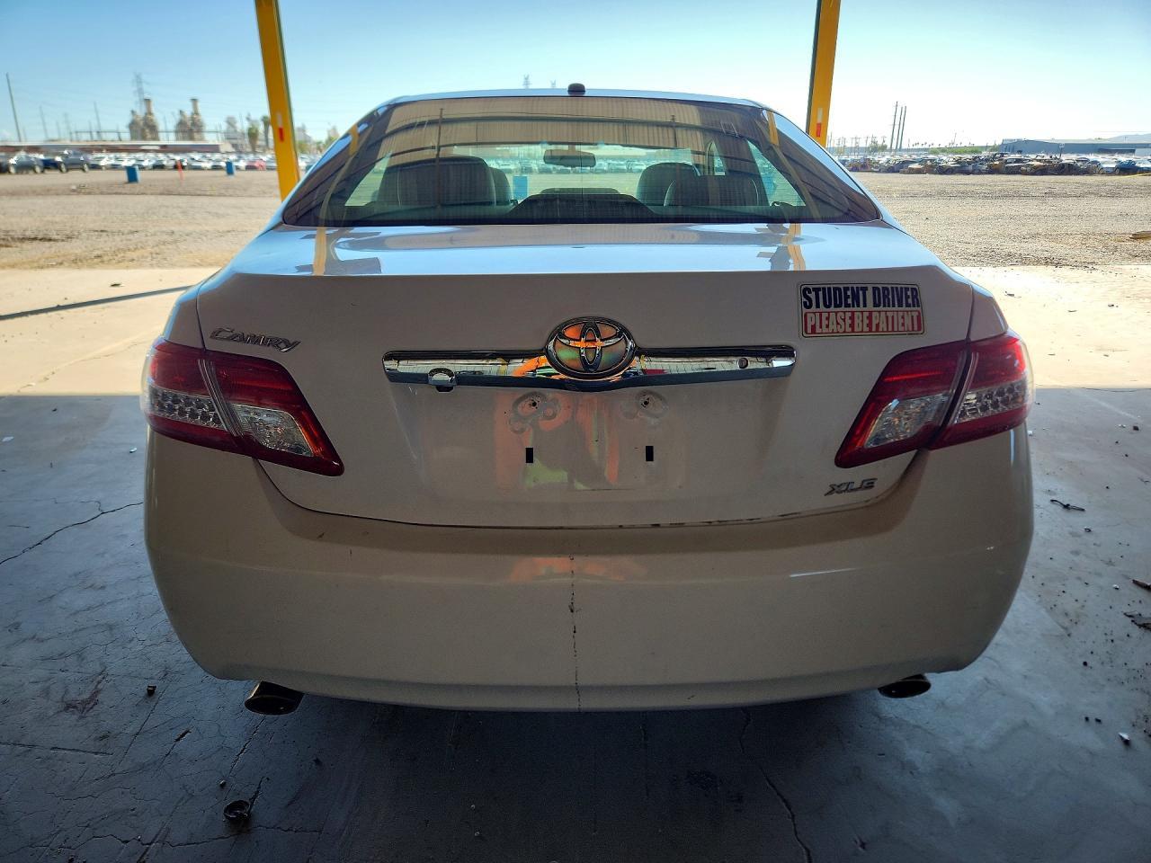 2010 Toyota Camry Xle V6 - Image 6