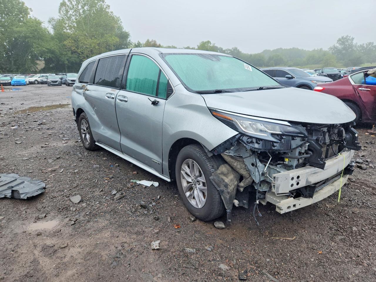 2021 Toyota Sienna Xle - Image 4