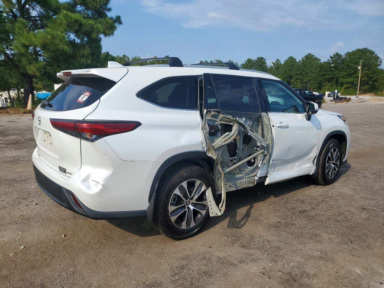 2022 Toyota Highlander Xle - Фото 3