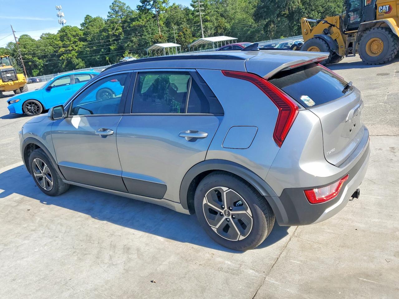 2025 Kia Niro Lx - Image 2