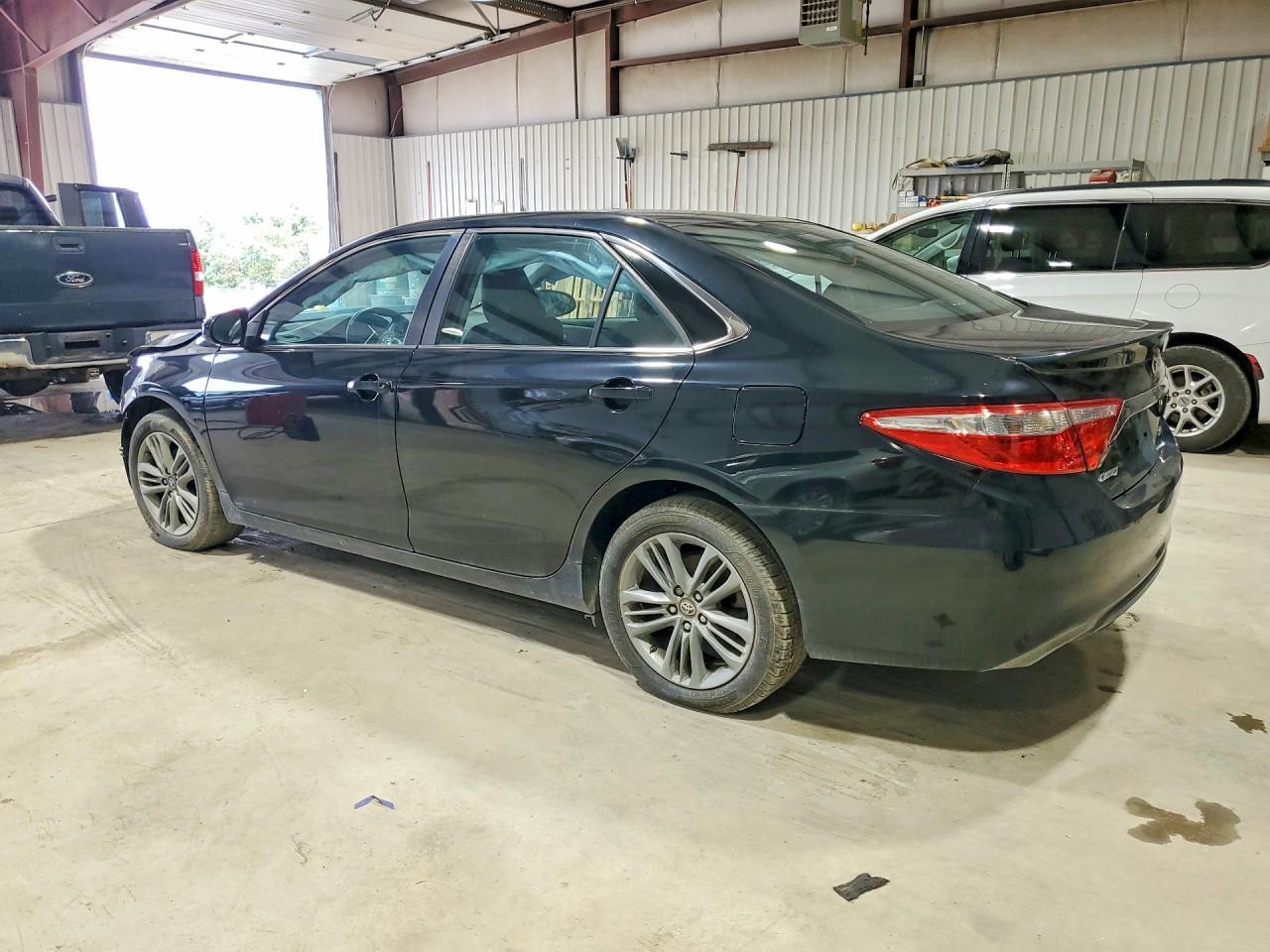 2017 Toyota Camry Le - Image 2