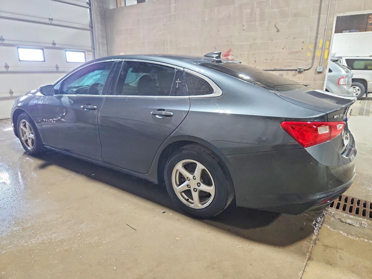 2017 Chevrolet Malibu Ls - Фото 2