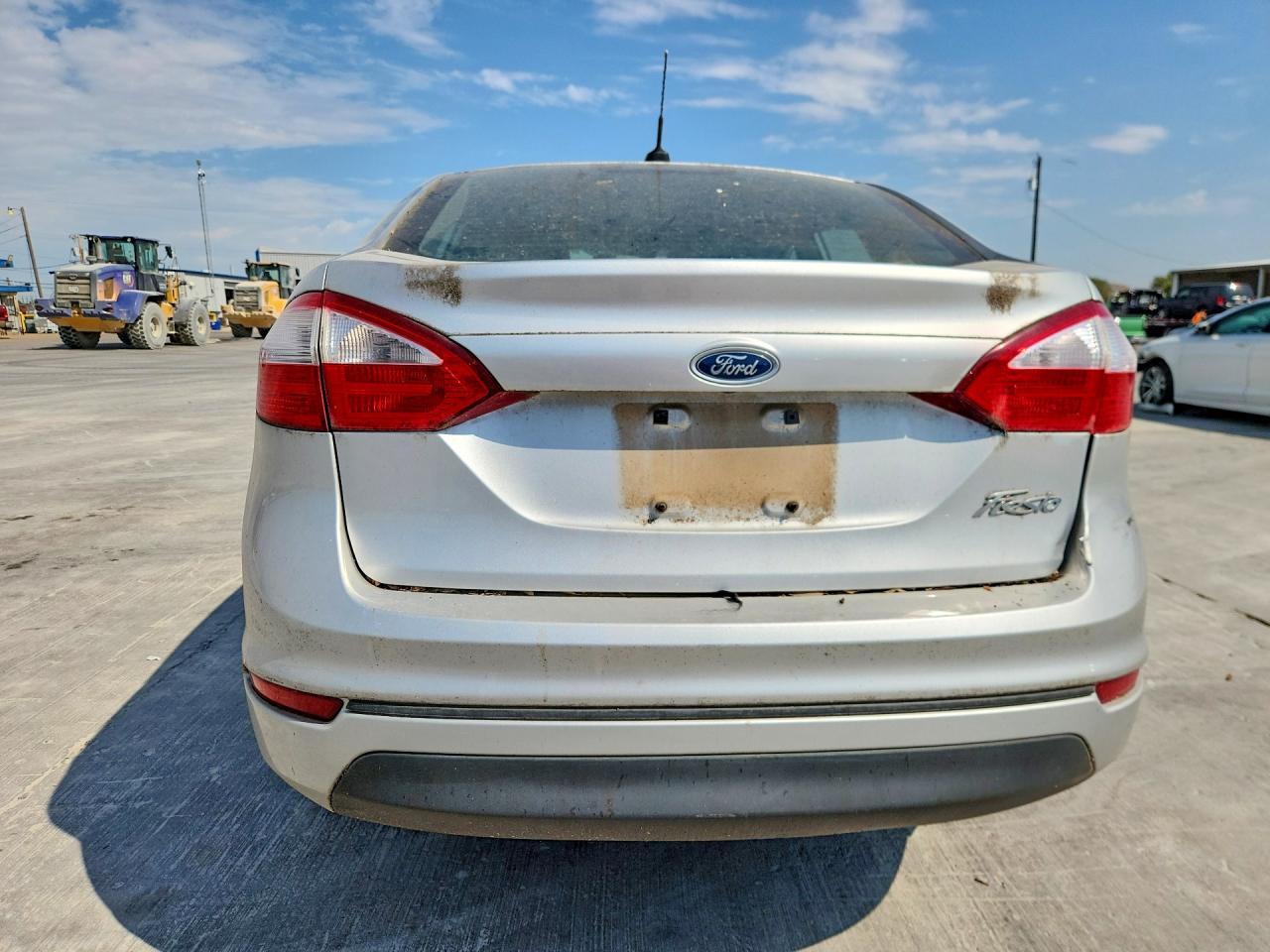2015 Ford Fiesta S - Фото 6