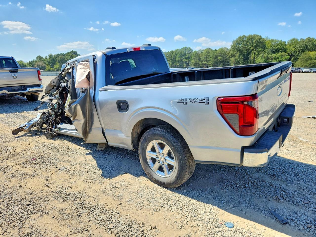 2024 Ford F150 Xlt - Фото 2