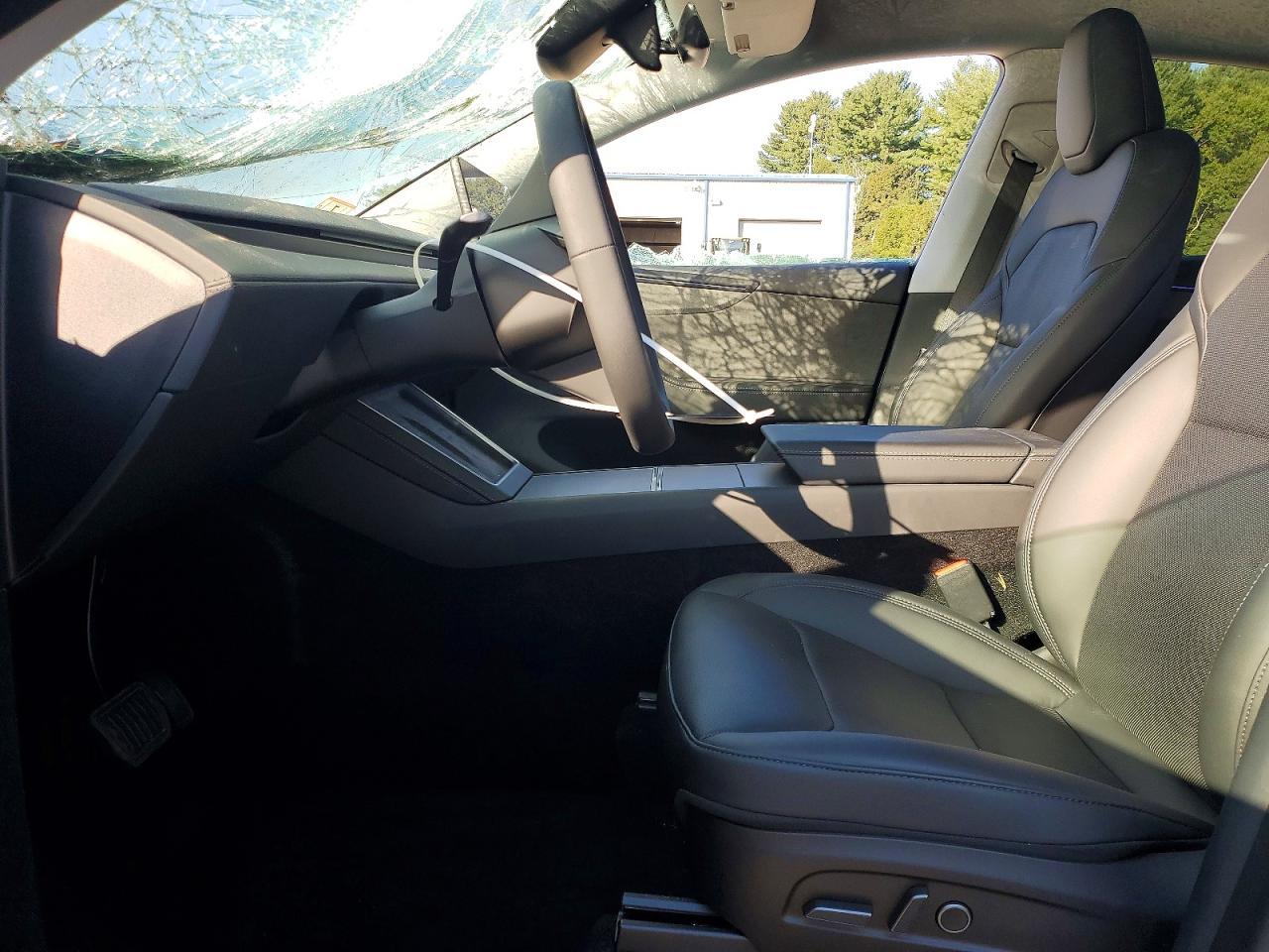 2026 Tesla Model Y - Image 7