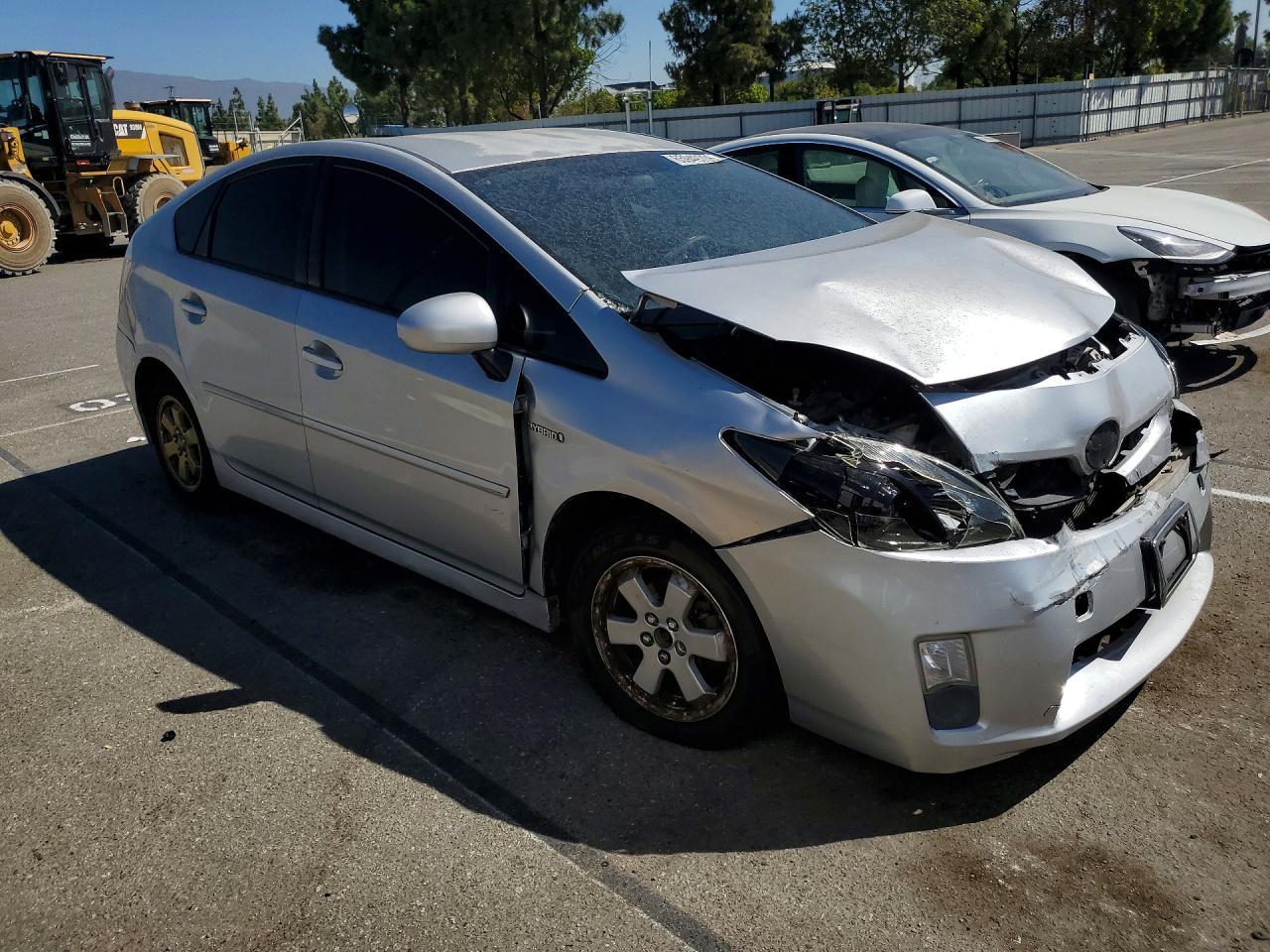 2011 Toyota Prius Three - Фото 4