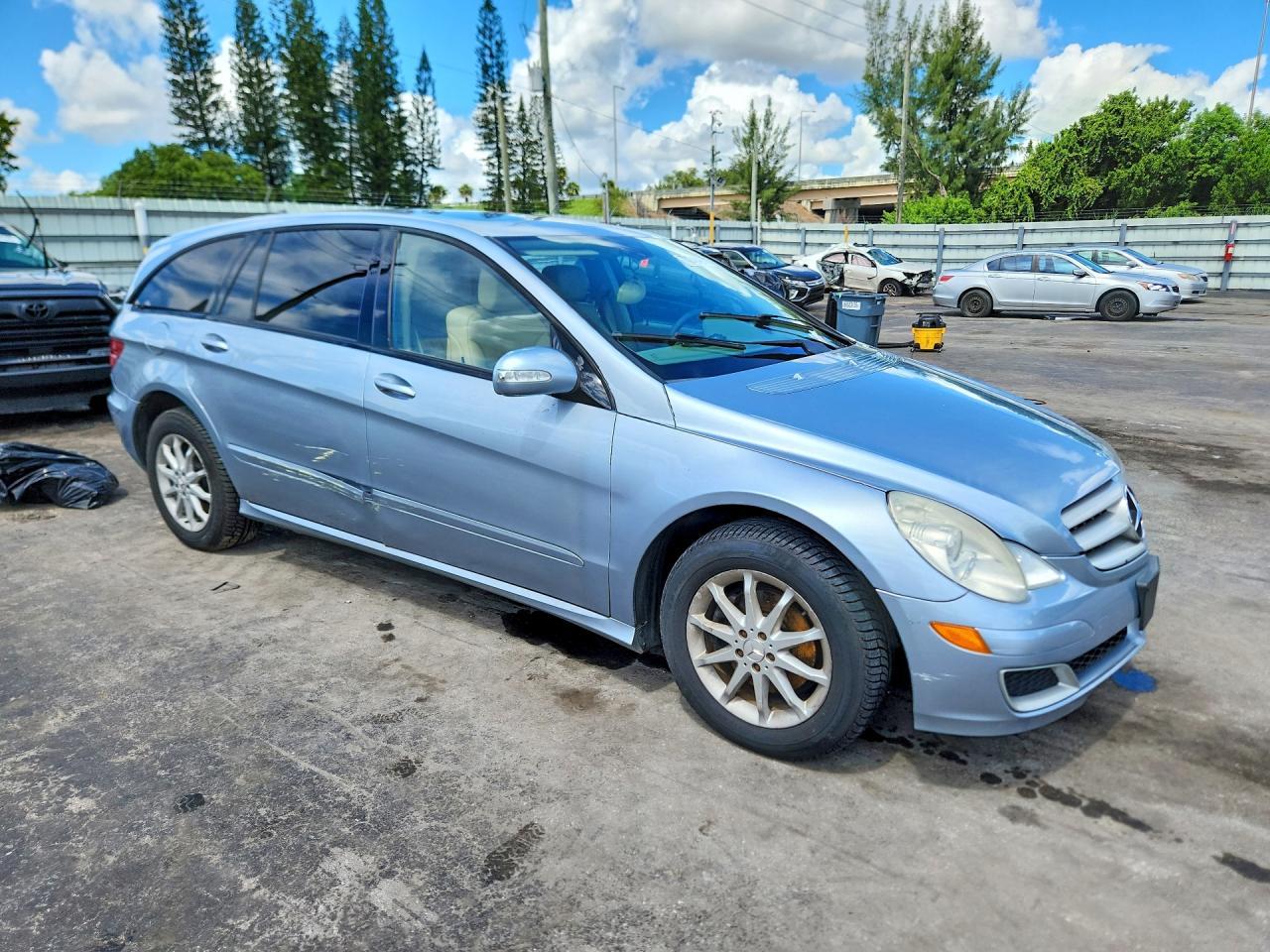 2006 Mercedes-Benz R 350 - Image 4