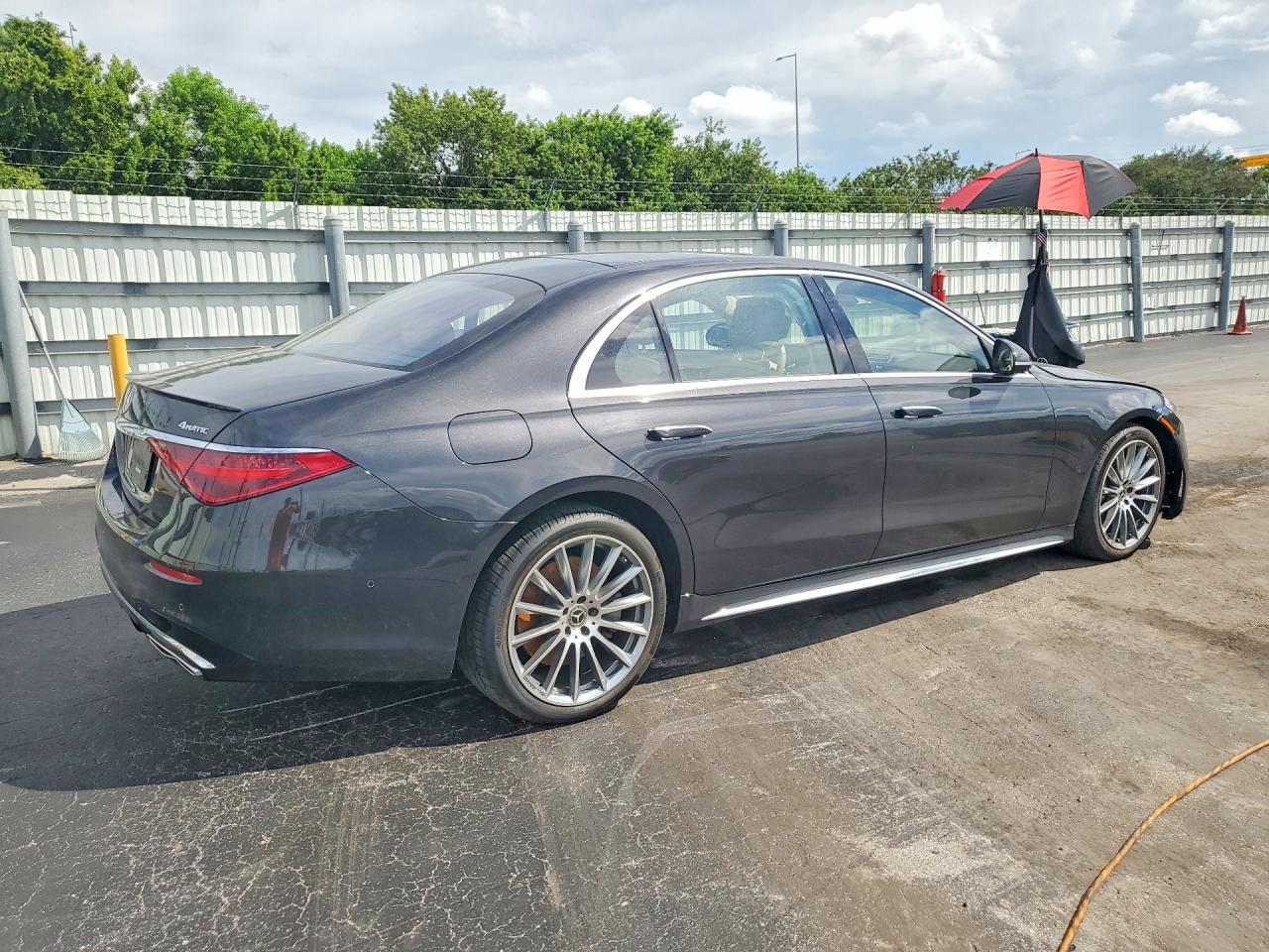 2022 Mercedes-Benz S 580 4Matic - Image 3