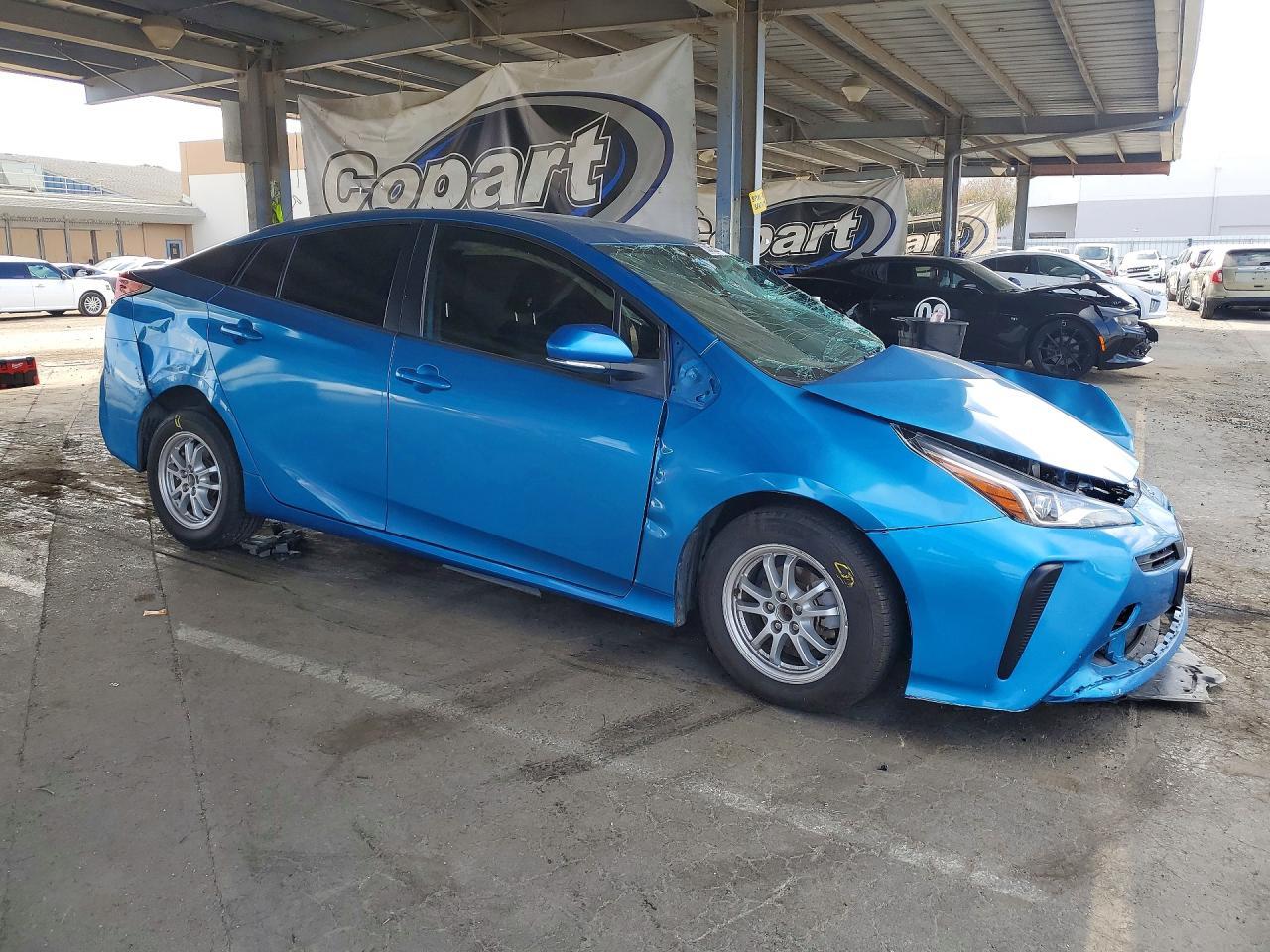 2022 Toyota Prius L Eco - Image 4