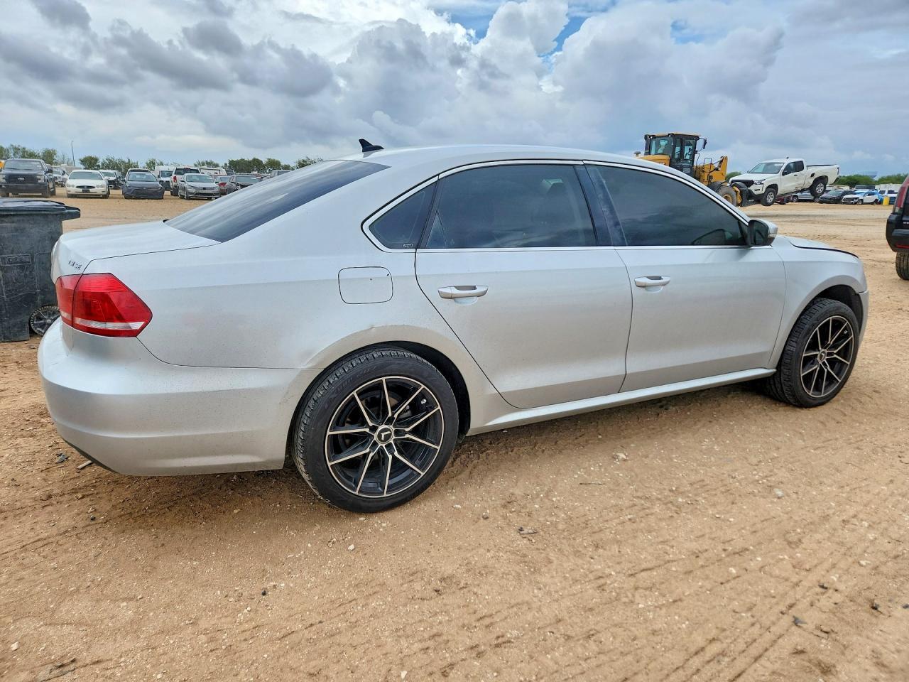 2014 Volkswagen Passat Se - Фото 3
