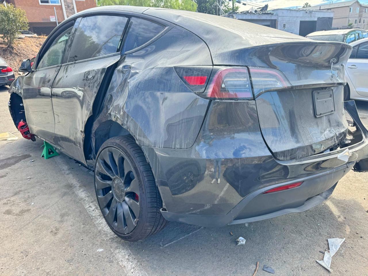2024 Tesla Model Y - Фото 3