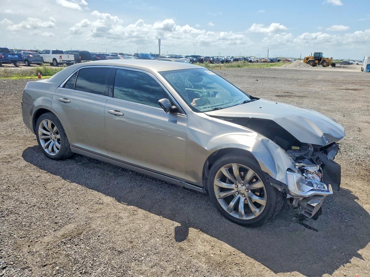 2014 Chrysler 300 - Фото 4