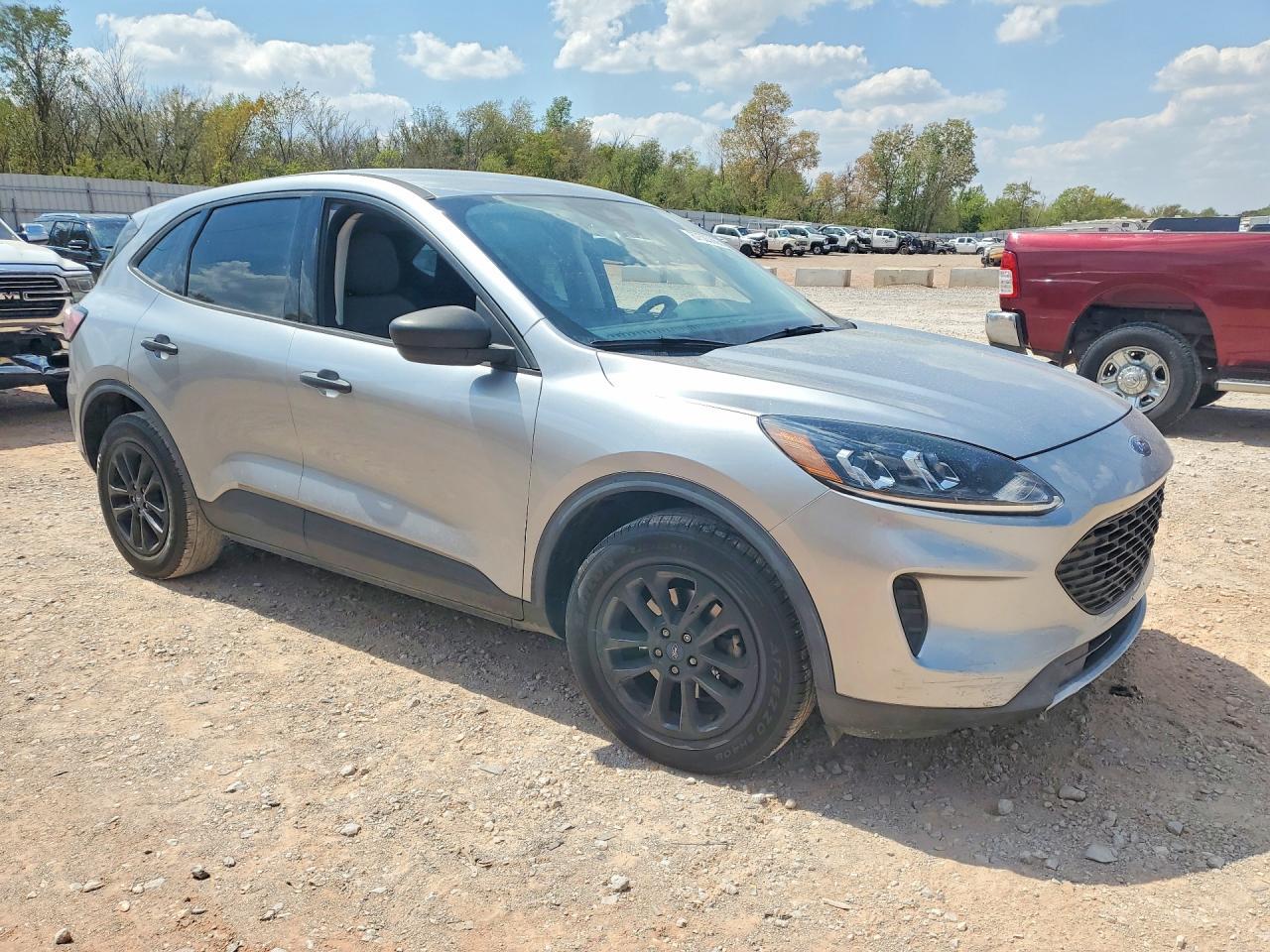 2022 Ford Escape S - Фото 4