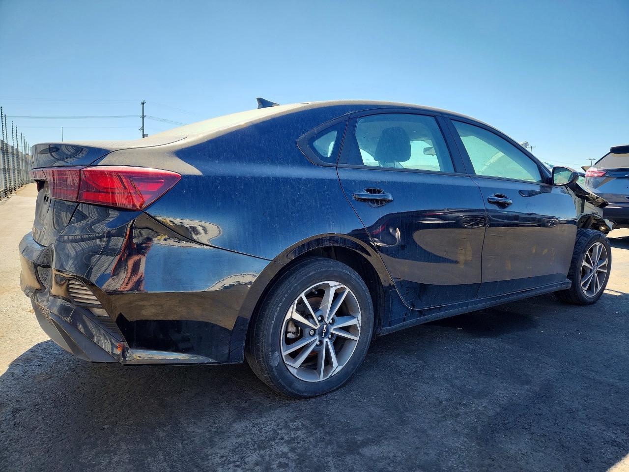 2024 Kia Forte Lxs - Image 3