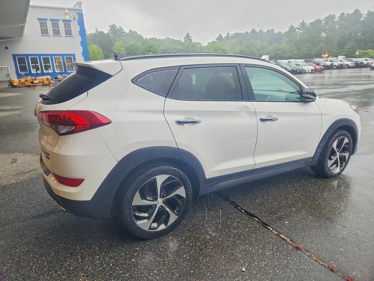 2016 Hyundai Tucson Limited - Image 3