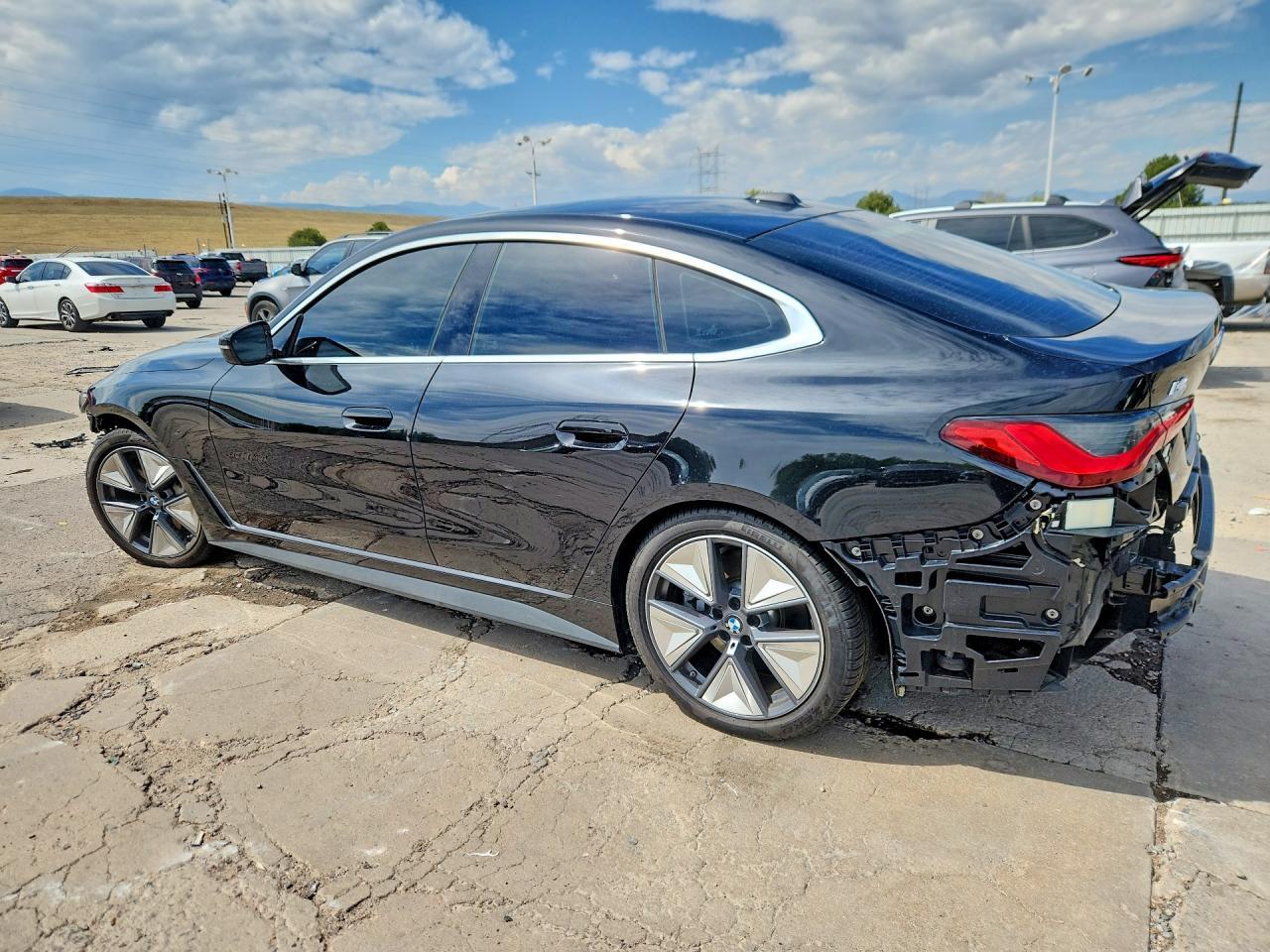 2025 BMW I4 xDrive 40 - Фото 2