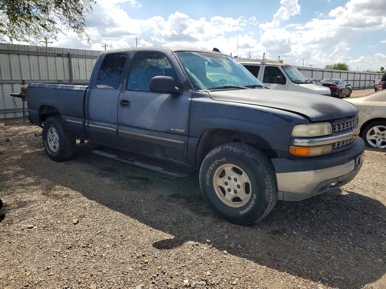 2001 Chevrolet Silverado C1500 - Image 4