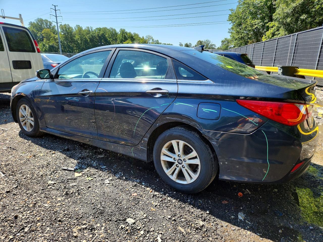 2014 Hyundai Sonata Gls - Image 2
