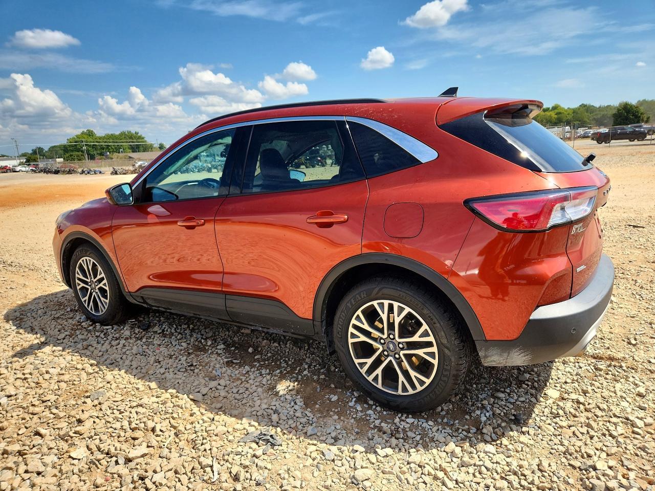 2020 Ford Escape Sel - Фото 2
