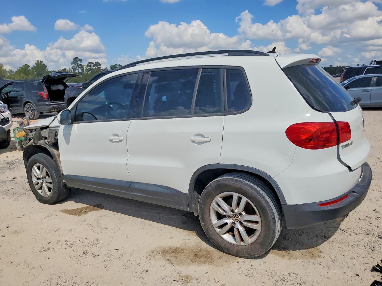 2016 Volkswagen Tiguan S/Se/Sel/R-Line - Фото 2