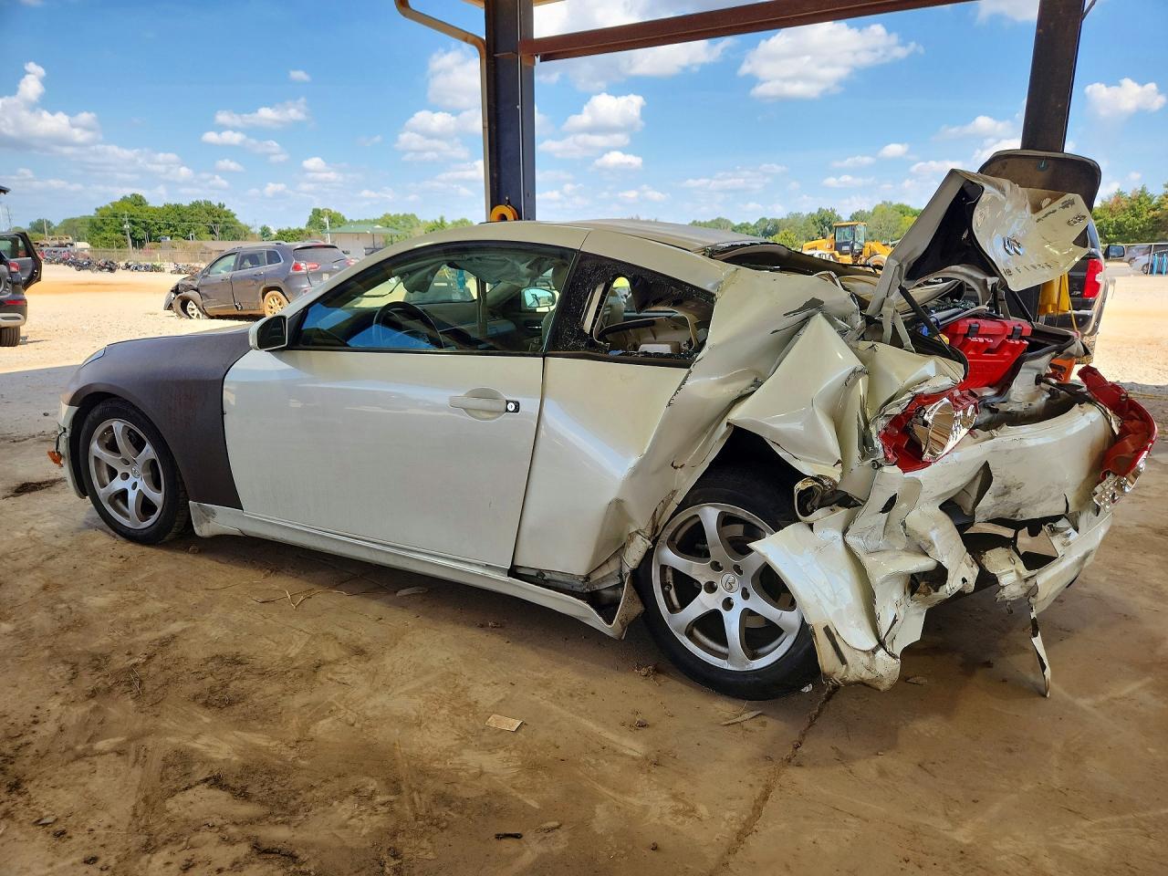 2005 Infiniti G35 Base - Image 2