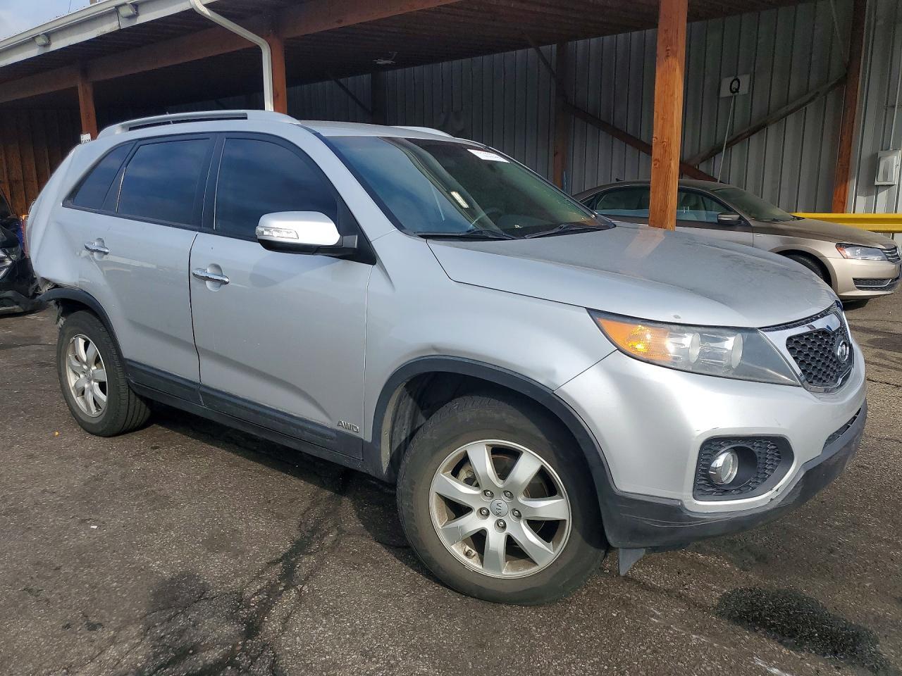 2012 Kia Sorento Lx - Image 4