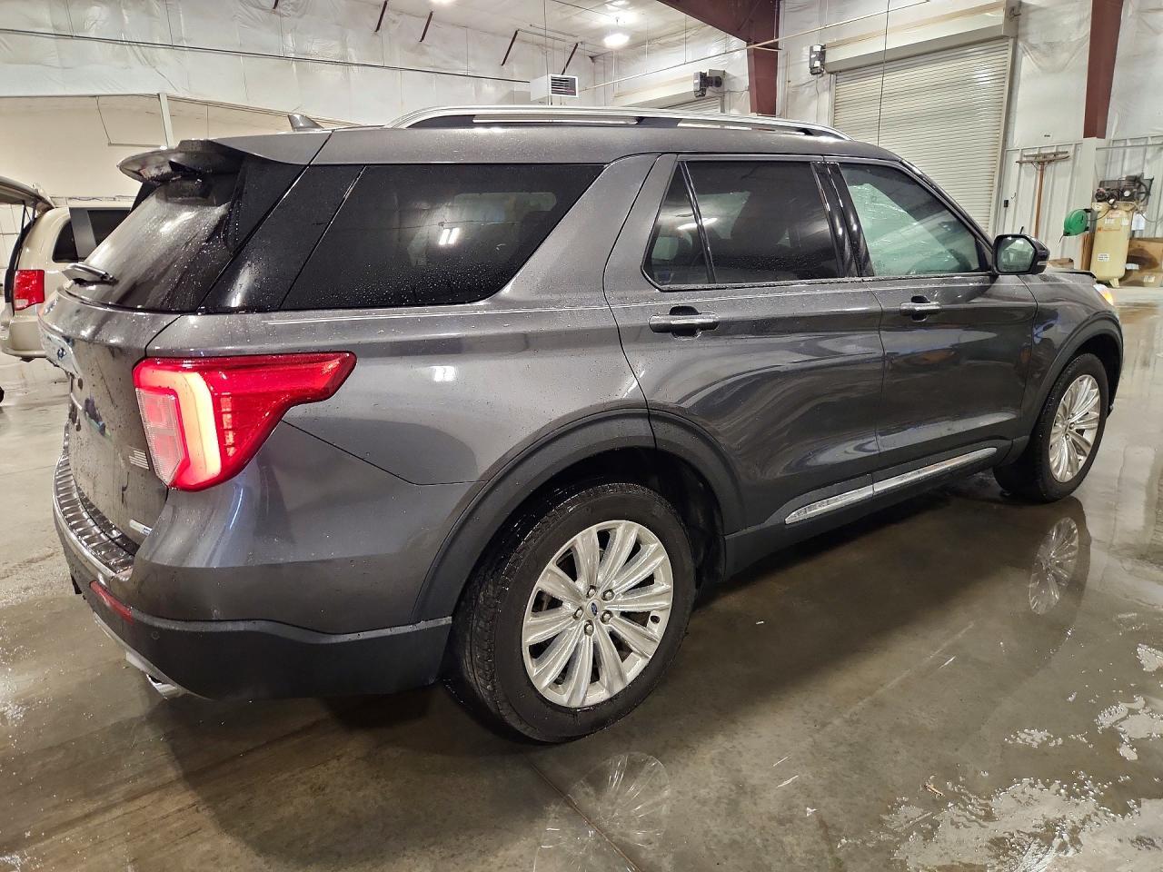 2020 Ford Explorer Limited - Image 3