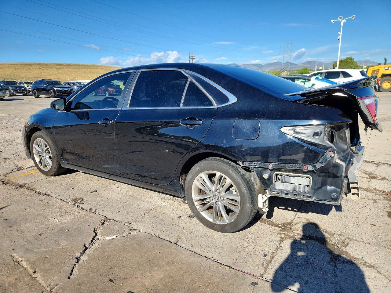 2016 Toyota Camry Se - Фото 2