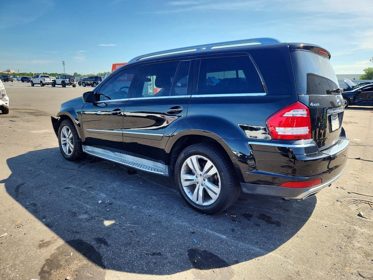 2010 Mercedes-Benz Gl 450 4Matic - Image 2