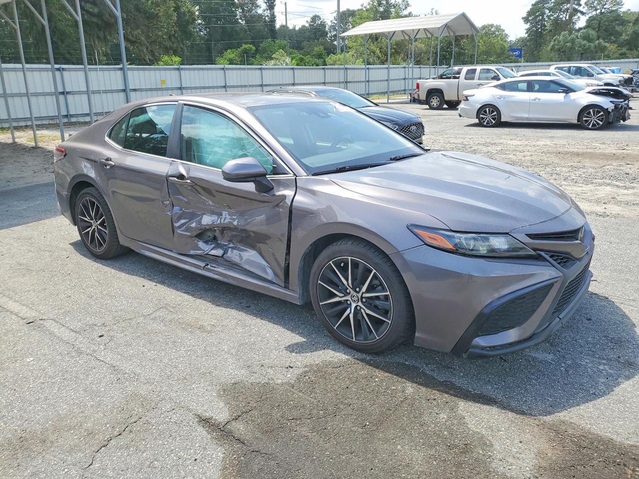 2021 Toyota Camry Se - Фото 4