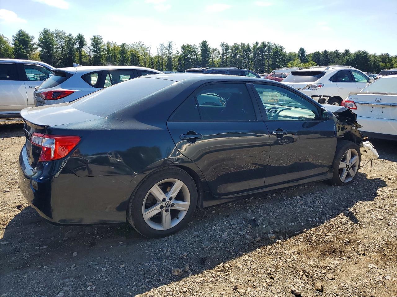 2012 Toyota Camry Se - Image 3