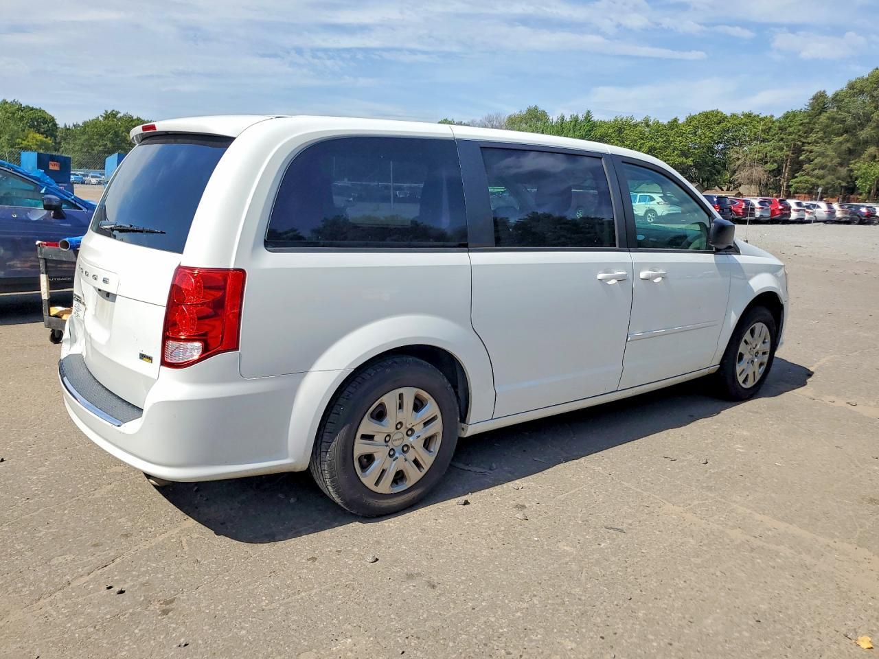 2016 Dodge Grand Caravan Se - Image 3