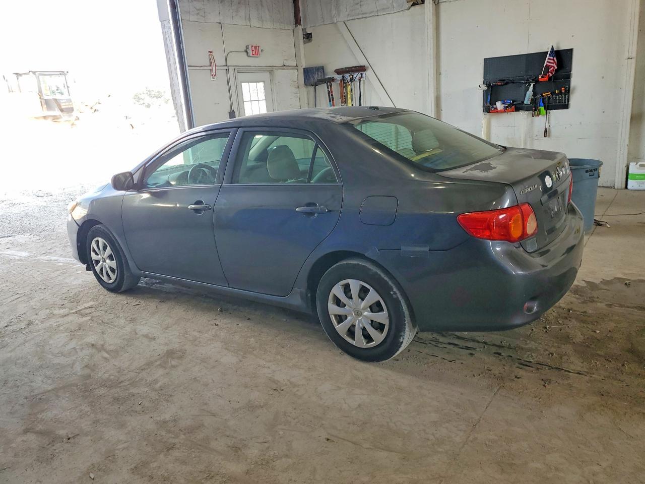 2010 Toyota Corolla Le - Image 2