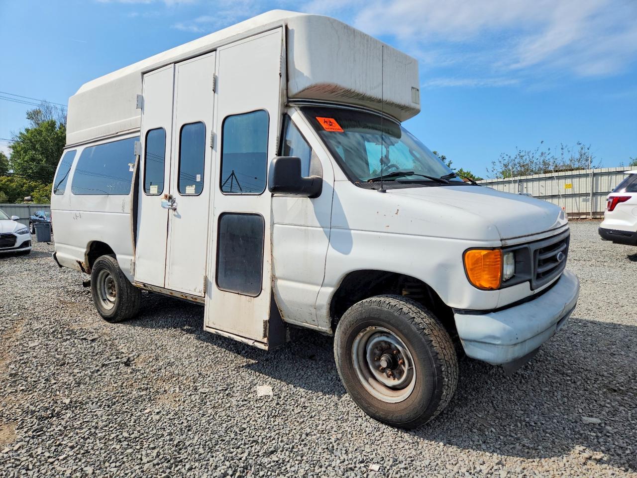2006 Ford Econoline E350 Super Duty Van - Фото 4