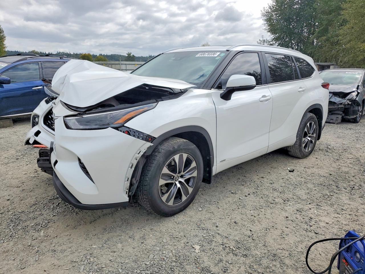 2023 Toyota Highlander Hybrid Xle
