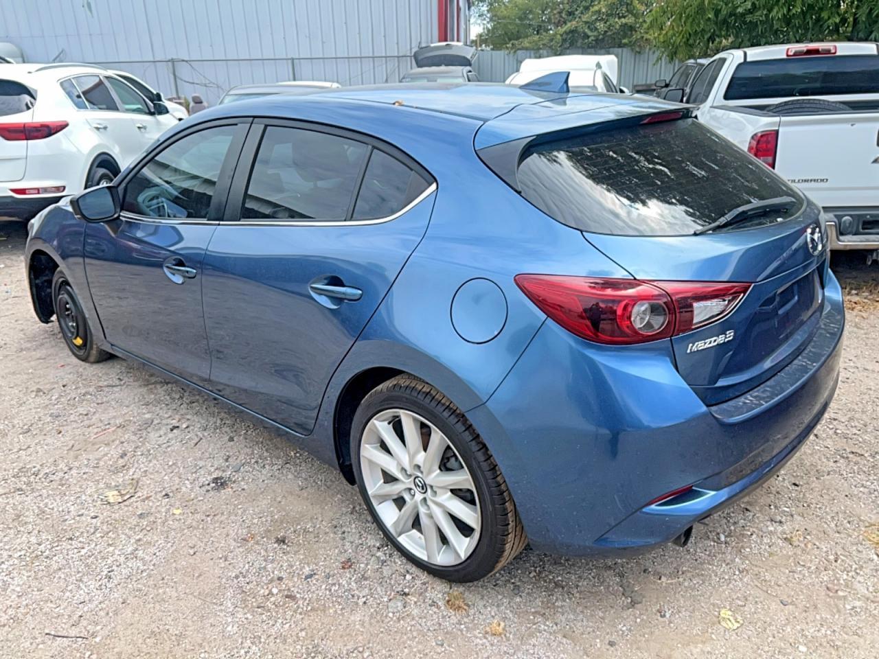 2017 Mazda 3 Grand Touring - Фото 3