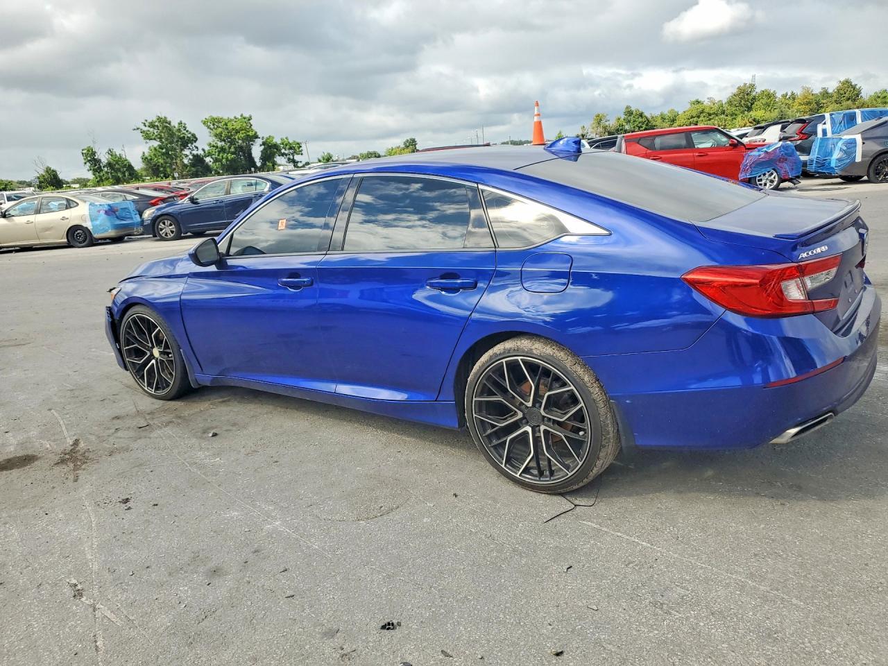 2020 Honda Accord Sport - Image 2