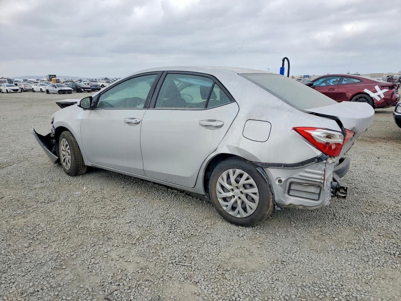 2017 Toyota Corolla Le - Фото 2