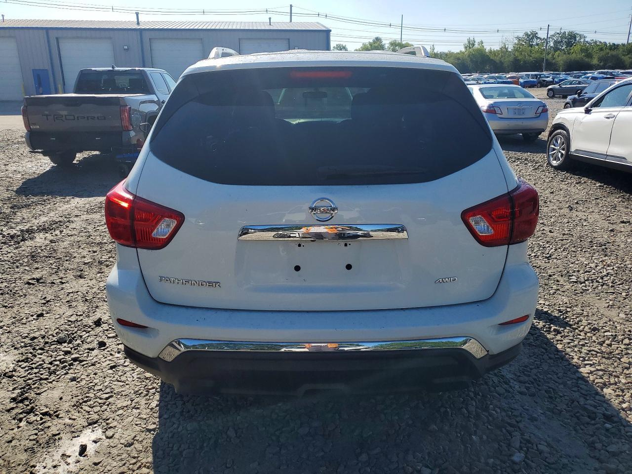 2018 Nissan Pathfinder - Фото 6