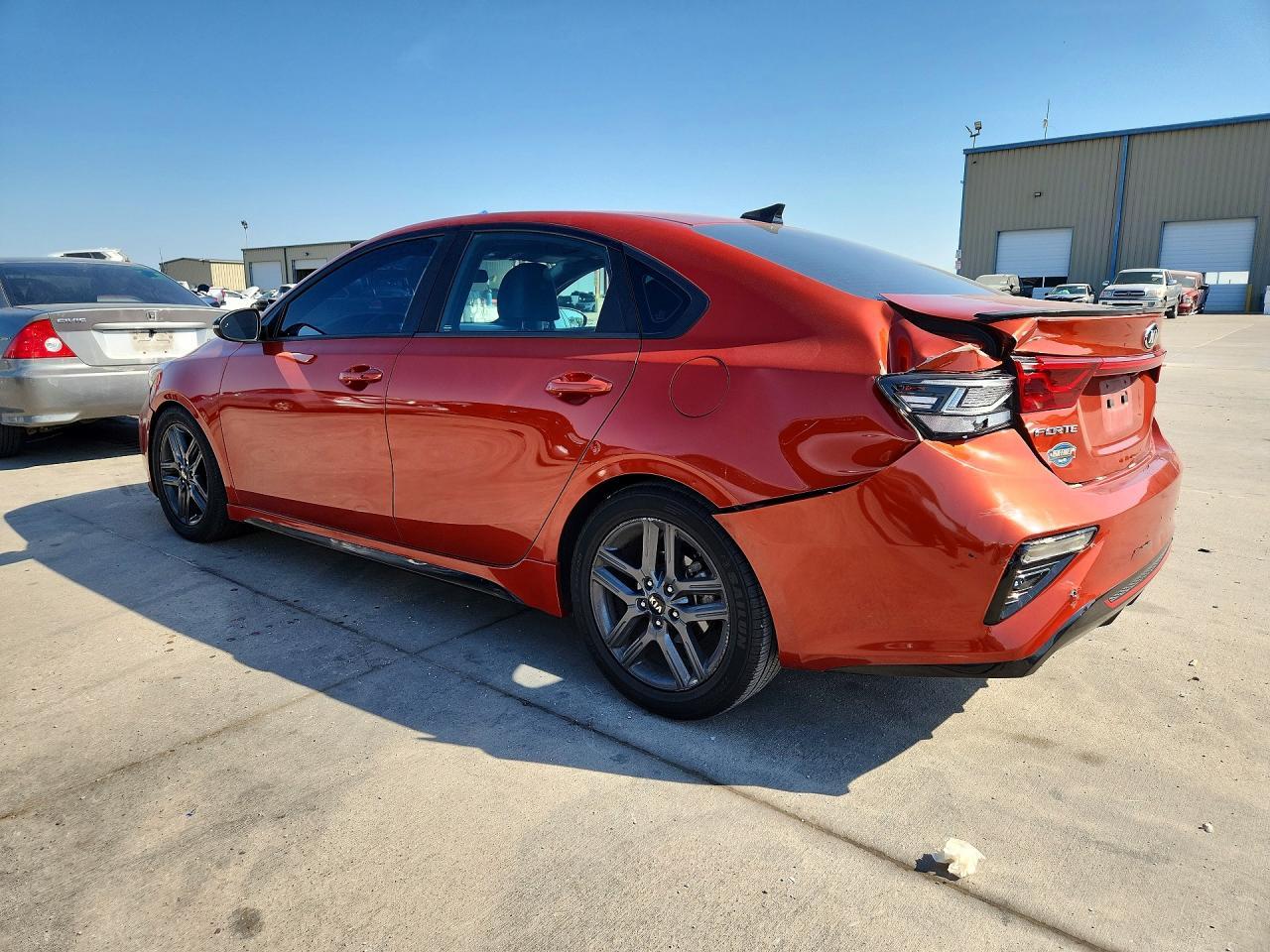 2020 Kia Forte Gt Line - Фото 2