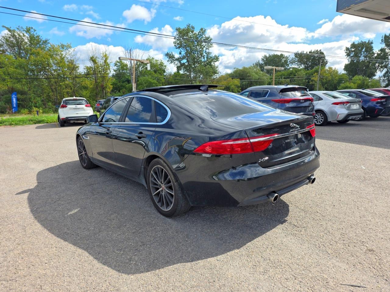 2016 Jaguar Xf Premium - Image 3